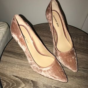 Gianni Bini Pink heels